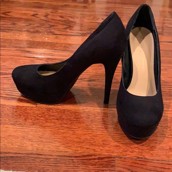 Lauren Conrad black suede stilletos - Picture 2 of 4